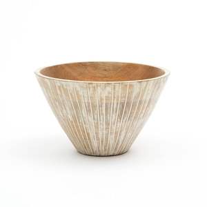 Bols de service classiques en bois durables parfaits pour les acheteurs soucieux de l'environnement qui apprécient la fonctionnalité et les designs intemporels - Product Image 6