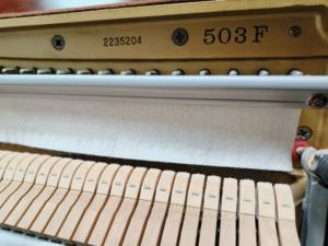 Piano Acústico KAWAI 503F Profesional Usado en Japón, Color Marrón Vintage, Nivel de Rendimiento, Piano Vertical Mecánico Económico de 88 Teclas - Product Image 6