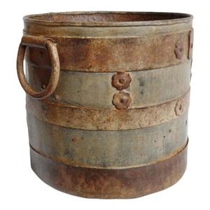 Cubo de carbón de hierro resistente de estilo antiguo con detalles vintage y diseñado para almacenar leña o carbón para la decoración clásica del hogar - Product Image 6