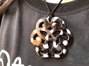 Collier en corne véritable de buffle de qualité naturelle de luxe Article fait à la main PAR CRESCENT CRAFTS - Product Image 2