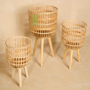 Macetas y macetas tejidas de bambú hechas a mano Variedad de colores para decoración de jardín Diseño OEM personalizado de Vietnam - Product Image 1