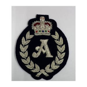 Parche Bordado de Alta Calidad con Diseño Personalizado, Tela de Lona de Moda, Bordado 3D Hecho a Mano, Color Sólido, con Hilo de Bullion y Corona - Product Image 5