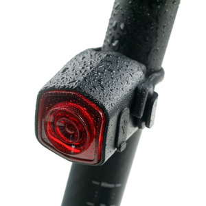 Feu arrière de vélo LED rechargeable USB-C avec batterie intégrée, étanche IPX4, en ABS et PC, pour la conduite nocturne, portable et automatique (OEM/ODM) - Product Image 3