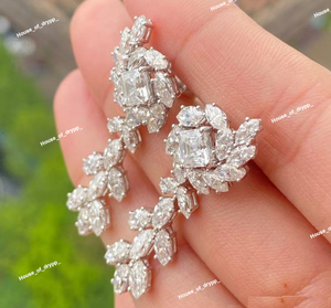 Boucles d'oreilles pendantes florales en argent 925 serties de diamants en moissanite taille émeraude, design feuille scintillant, élégantes pour les soirées - Product Image 2