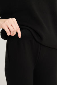 Suéter con cuello en V para mujer, conjunto de prendas de punto para pantalones, tejido de alta calidad, elegante y cómodo, adecuado para oficina, uso diario y yoga - Product Image 4