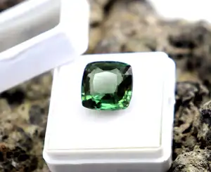 เบาะพลอยโกเมน tsavorite สีเขียวที่หาได้ยากจากธรรมชาติได้รับการรับรองพลอยโกเมน tsavorite - Product Image 1