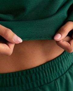 เสื้อสเวตเชิ้ตคอกลมทรงโอเวอร์ไซส์สำหรับผู้หญิง ผ้าฝ้าย 100% ออกแบบเองได้ ทรงหลวม ไหล่ตก สวมใส่สบาย - Product Image 6