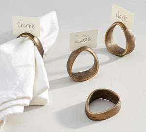 Magnifique rond de serviette en métal plaqué or avec un design artisanal complexe pour la décoration de table de dîner de luxe - Product Image 1