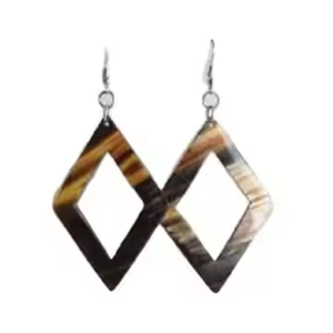 Boucles d'oreilles en corne faites à la main en gros pour femmes Belle conception par l'artisanat en croissant - Product Image 1