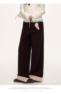 Completo da donna BUFA con pantaloni a gamba larga a pois e risvolto a contrasto in 100% cotone, ideale per le donne alla moda 2026 - Product Image 3