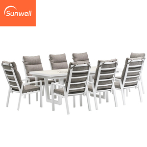 Elegante Set da Pranzo per Esterni in Alluminio Verniciato a Polvere, <span class=keywords><strong>Tavolo</strong></span> Allungabile in Metallo e <span class=keywords><strong>Sedie</strong></span> Morbide con Schienale Alto per Hotel e Resort - Product Image 4
