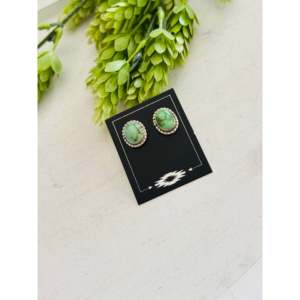 Pendientes Navajo Hechos a Mano con Turquesa de la Montaña Sonora y Plata de Ley, Artículo Coleccionable Cultural - Product Image 3