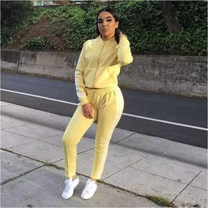 Ensemble de survêtements pour femmes-Top et jogging assortis-Idéal pour l'entraînement en salle de sport ou la mode de rue confortable - Product Image 5