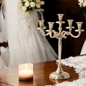 Candélabre en aluminium à 5 bras fini blanc de meilleure qualité pour la décoration de table d'anniversaire et de mariage à la maison - Product Image 3
