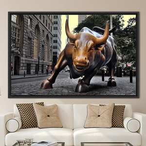 Toile imprimée : Statue de taureau, paysage de New York, 1P : encadré noir - Product Image 1