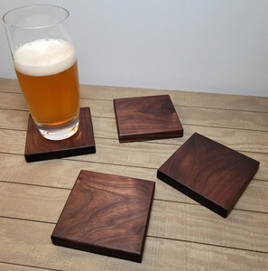 Alta o demanda Posavasos de madera de la mejor calidad Posavasos de nogal Posavasos de madera redondos cuadrados Diferentes diseños Formas disponibles - Product Image 4
