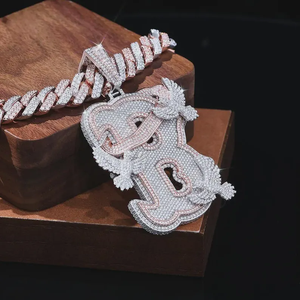 Colgante de Letra Personalizado Iced Out de Plata Esterlina con Diamante Moissanita, Colgante de Lujo con Inicial Personalizada Estilo Hip Hop para Uso Unisex - Product Image 2