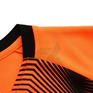 Uniforme de fútbol de color sólido totalmente personalizado, calidad superior, cantidad a granel, bajo MOQ, uniforme de fútbol para ropa deportiva, camiseta de fútbol - Product Image 3