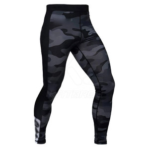 Leggings de yoga camouflage pour hommes, taille haute, longueur intégrale, avec bande latérale et logo sur la jambe droite, en spandex et polyester, extensibles dans les quatre sens - Product Image 5