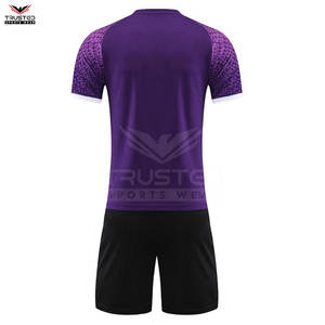 Conjunto de uniforme de camiseta de fútbol de secado rápido de alta calidad, logotipo personalizado, venta al por mayor, ropa deportiva de fútbol, uniforme hecho de poliéster 100% - Product Image 4
