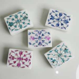 Joyero de Mármol Blanco con Incrustaciones de Piedras Semipreciosas con Diseño de Elefante, Joyero Pequeño - Product Image 3