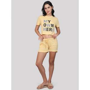 Conjunto de Pantalones Cortos Evolve para Mujer, Súper Suaves y Cómodos, 100% Algodón, con Camiseta de Cuello Redondo y Manga Corta, Bolsillos, Tela Jersey, Amarillo - Product Image 5