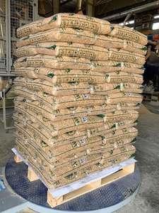 Pellets de madera 6-8mm en forma de barra para sistema de calefacción, 15kg, medio palet, 32 sacos, ceniza 0.7%, calorías/J 4500, longitud 10-40mm, 10% humedad - Product Image 3