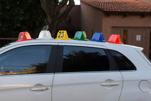 Accessoires d'extérieur magnétiques Drapeau Design Tente de toit de voiture avec zone de service spécifique Tente de voiture - Product Image 6