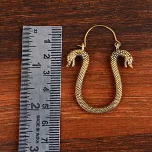 Pendientes de Aro con Diseño de Serpiente, Moda 2024, Joyería Gótica de Latón para Mujer, Acabado Plateado Oxidado, Diseño de Reptil, Venta al Por Mayor/OEM - Product Image 5