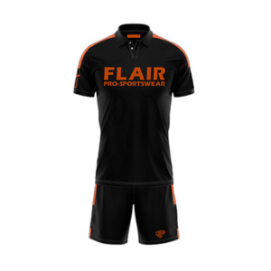 Kits de football rétro conçus sur mesure Uniformes de maillot de football pour enfants et hommes de haute qualité Ensembles de hauts à la mode Service OEM pour - Product Image 1