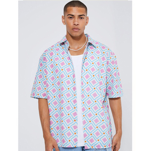 OEM ODM Chemise décontractée opaque surdimensionnée à col ouvert et ourlet droit imprimé blanc et rose Meilleur prix Vente en gros Fabrication - Product Image 2