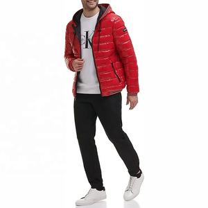 Nouvel arrivage de veste polaire chaude d'hiver à capuche pour hommes, manteau en polyester bon marché avec logo personnalisé et poches zippées épaisses et imperméables imprimées - Product Image 6