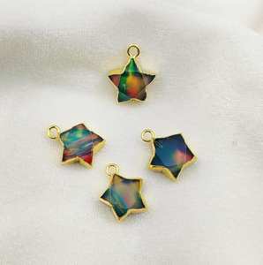 Pendentif de méditation étoiles d'opale australienne pendentif de pierre précieuse de qualité fantastique pendentif de point de breloques en opale de feu naturelle étoile pendentif unique - Product Image 1