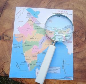 Lupa grande con lente óptica transparente y mango de resina para inspección de joyas, sellos y monedas - Product Image 2