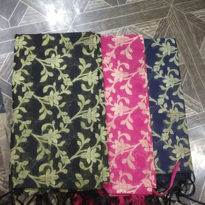 Banarasi Dupatta elegante con tejido floral dorado disponible en Negro, Rosa, verde y azul, perfecto para bodas y festivales - Product Image 1