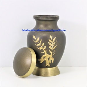 Urna de cremación de recuerdo de metal de latón de la mejor calidad para cenizas humanas, suministros funerarios, urnas de cremación simbólicas de fabricante indio - Product Image 2