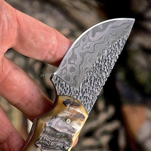 Hecho a mano Twist Damasco personalizado cuerno de oveja pequeño cuchillo de caza desollado OEM personalizado Camping cuchillos de caza - Product Image 4