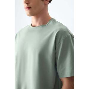 เสื้อยืดผู้ชายทรงโอเวอร์ไซส์ สีเขียวอ่อน เนื้อผ้าฝ้ายหนานุ่ม รุ่นเบสิค - 88377 - ลายกระบองเพชร - Product Image 3