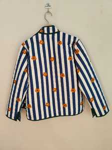 เสื้อแจ็คเก็ตผ้าควิลท์ลายทางสีน้ำเงินขาวสำหรับผู้หญิง ทำด้วยมือจากผ้าฝ้าย แจ็คเก็ตคันธาพิมพ์ลายดอกไม้ สไตล์โบฮีเมียน เสื้อโค้ทฤดูหนาวแบบมีซิป - Product Image 6