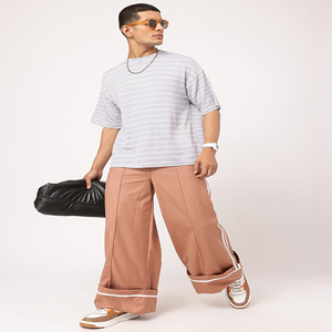 T-shirts unis personnalisés T-shirt streetwear graphique pour hommes T-shirt en coton avec logo OEM T-shirt en coton avec design personnalisé pour hommes - Product Image 6