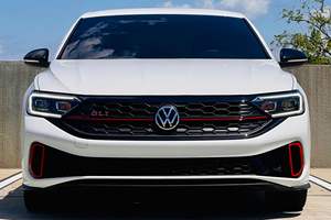 รถยนต์ Volkswagen Jetta GLI รุ่นฉลองครบรอบ 40 ปี ปี 2025 สภาพดี ใช้งานน้อย - Product Image 5
