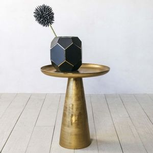 Table d'appoint en laiton au design haut de gamme avec combinaison de verre et de laiton pour un décor élégant pour l'exportation mondiale depuis l'Inde - Product Image 2