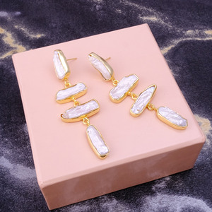 Pendientes de tuerca de piedra natal de cuatro piedras de perlas de agua dulce con forma de rectángulo desigual - Product Image 3