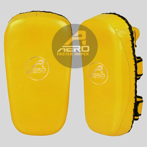 Almohadillas de entrenamiento de Kickboxing MMA de cuero genuino hechas a medida Diseño OEM de logotipo privado para Muay Thai Kicking & Blocking - Product Image 1