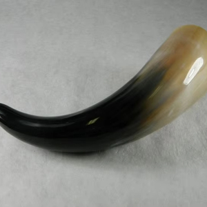 Cuerno para beber NATURAL ACABADO HECHO A MANO DE MODA Fiesta de cerveza Cuerno para beber vikingo de calidad superior para ocasión navideña - Product Image 1