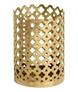 Bougeoirs d'ouragan en métal élégants avec découpe Designv utilisés pour la table à manger et la décoration de la maison - Product Image 4