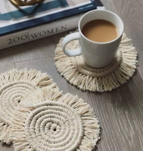 Prix de gros artisanat indien macramé tapis de table sous-verre dernière conception ronde et carrée pour thé et café faits à la main - Product Image 3