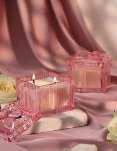 Bougie en cire de soja dans un bocal en verre rose de luxe, couvercle décoratif en ruban, cadeau de mariage, bougie pour l'édition amour, cadeau de luxe - Product Image 1