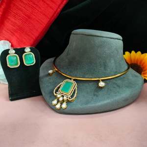 Juego de Hasli de diamante americano de piedra moissanita de tono dorado elegante con banda de metal de latón para uso de fusión étnica seguro y duradero - Product Image 1