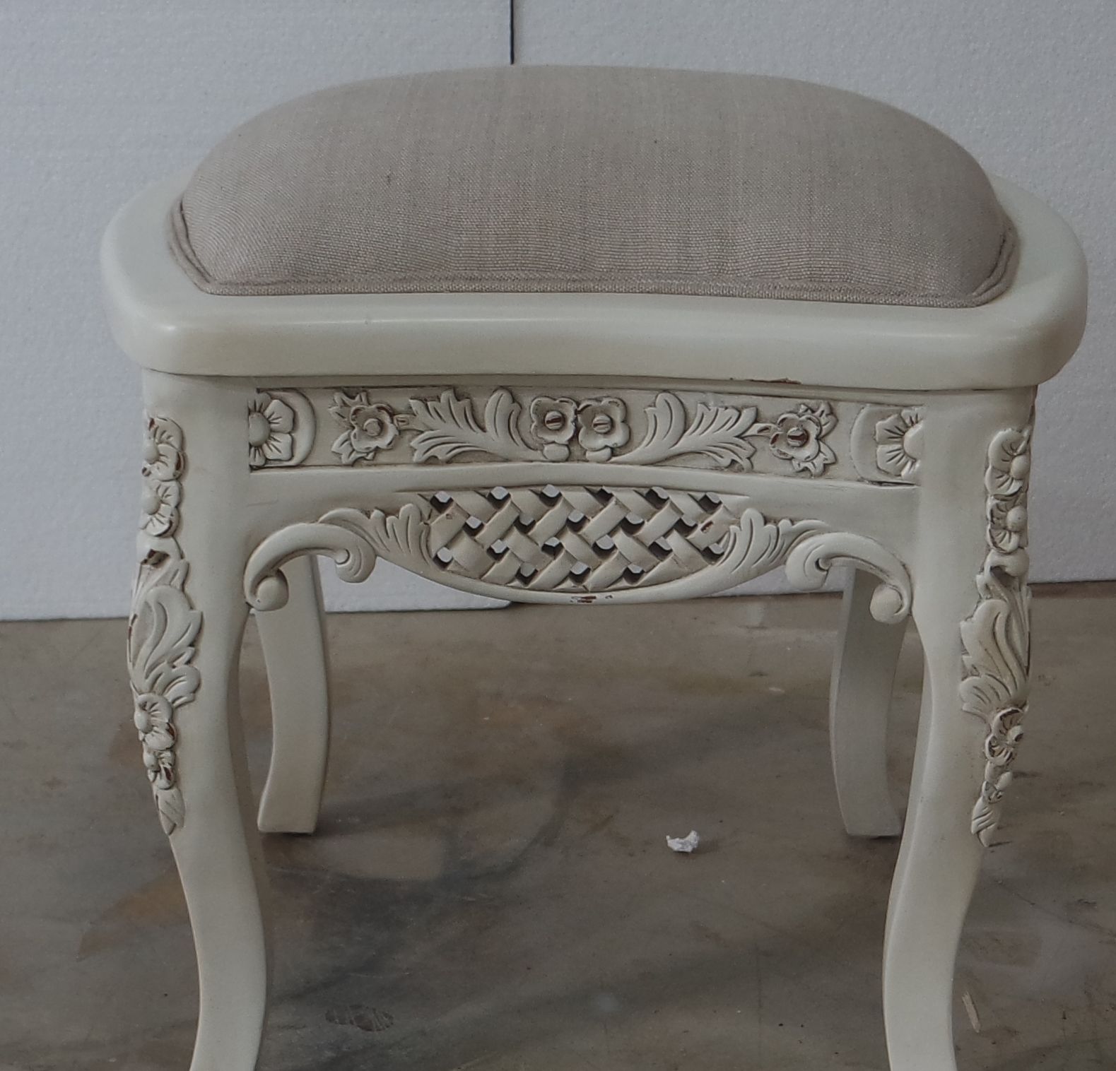 วินเทจสีขาว